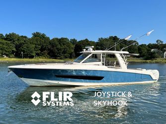 42' Boston Whaler 2016 Yacht For Sale